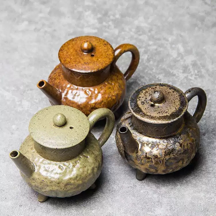 Handmade Wood-Fired Teapot – Tripod Retro Brewing Pot, Coarse Ash-Glazed Ceramic Kungfu Tea Set, Gilded Chinese-Style Small Teapot (Ideal for Pu-erh Tea)