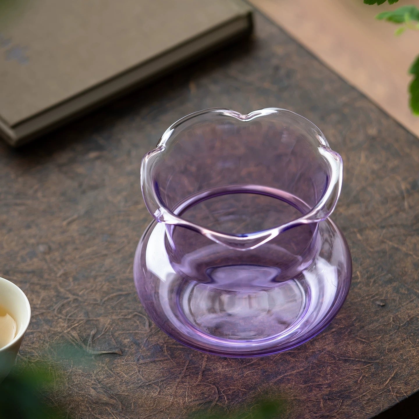 High Borosilicate Glass Fluted Waste Water Jar - Tea Ceremony Drain Bucket with Strainer for Tea Table, Gongfu Tea Waste Disposal