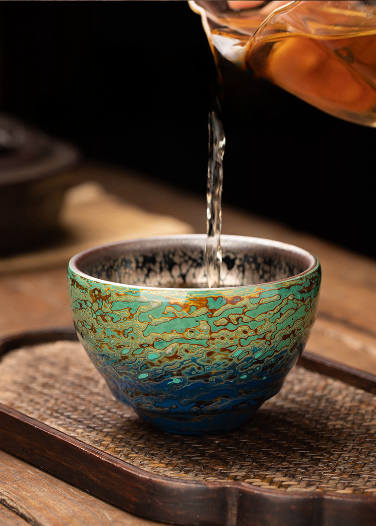 Handmade lacquer tea cup with oil droplet spots