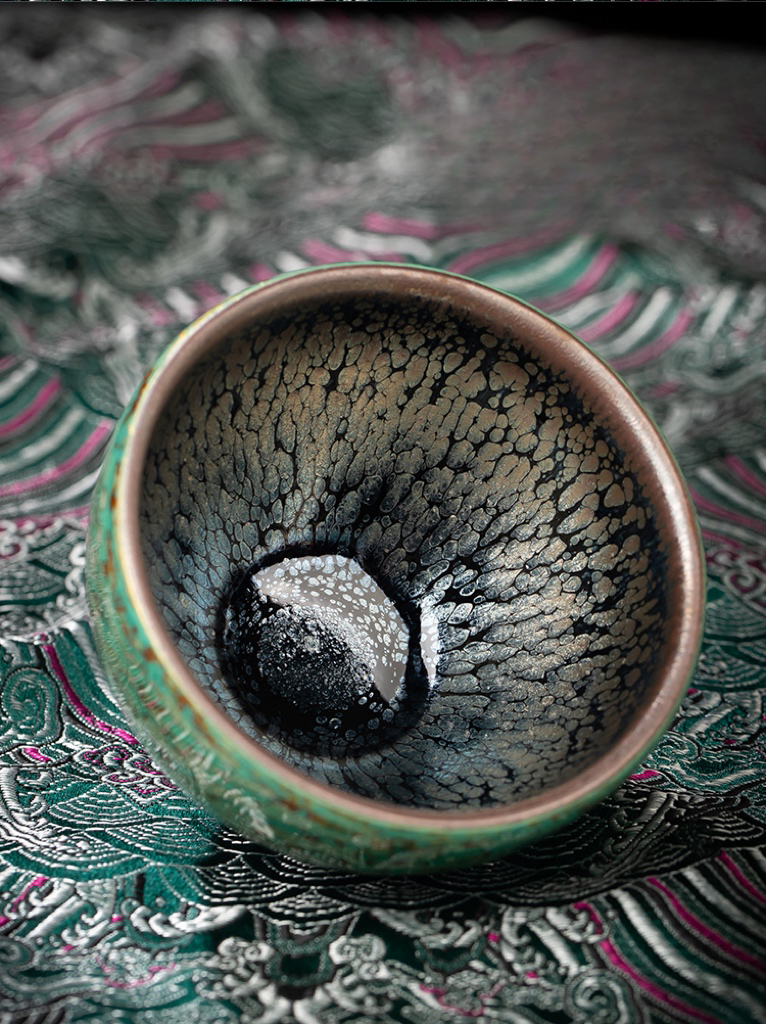 Handmade lacquer tea cup with oil droplet spots