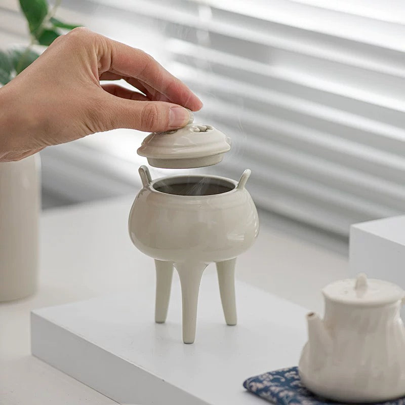 Song Dynasty Tri-Legged Incense Altar"**  
*Handcrafted Ceramic Incense Holder with Creative Retro Design – Zen Meditation Burner for Agarwood & Sandalwood (Charcoal-Compatible Incense Vessel)