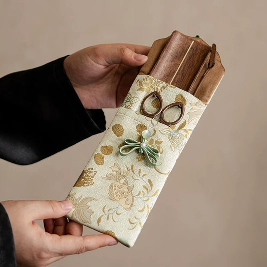Brocade-Wrapped Wooden Tea Scoop & Leaf Holder 3-Piece Set - Includes Scissors, Storage Pouch & Tea Tools for Gongfu Tea Ceremony
