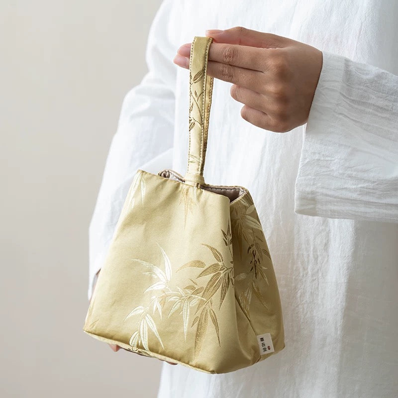 Pine-Embossed Brocade Tea Set Carrier – Thickened Travel Pouch for 1 Teapot & 2 Cups (Portable Minimalist Tea Accessory Tote)