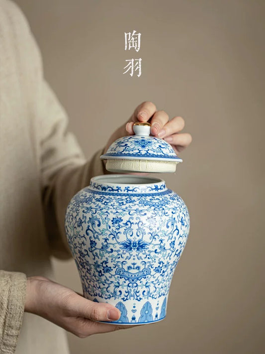 Blue & White Porcelain Tea Caddy
－ Antique-Style "General's Jar" Ceramic Tea Canister (Air-Tight Storage for Loose Leaf Tea)