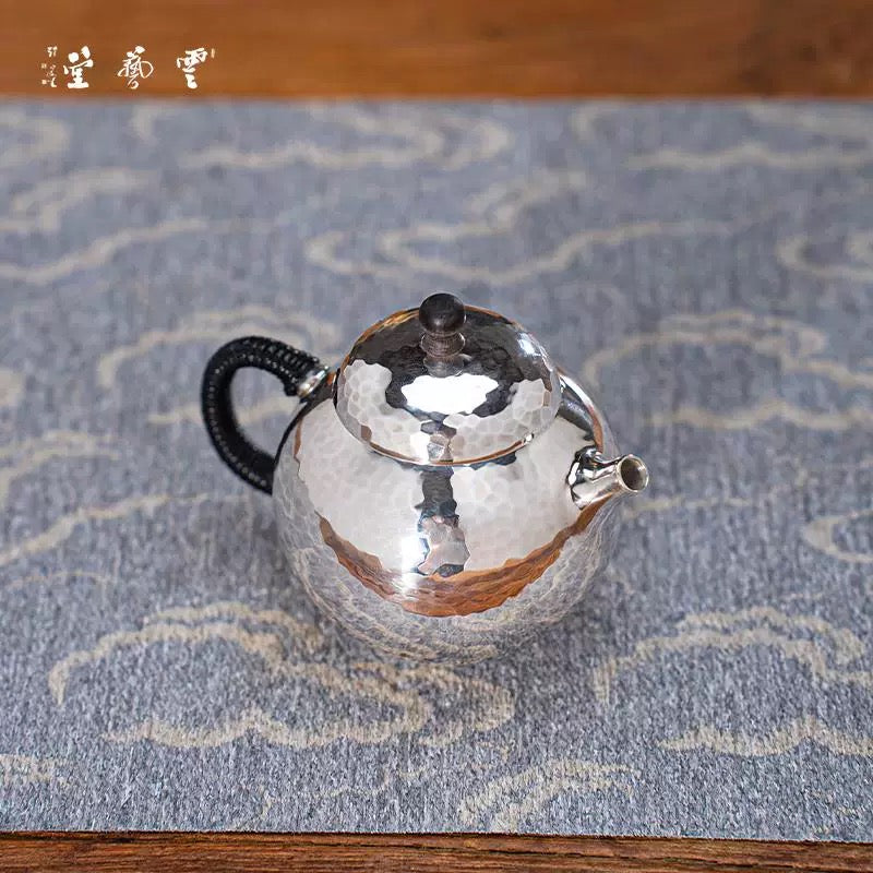 999 Pure Silver Hand-Hammered Teapot – One-Piece Construction Round-Mouth Chinese Tea Brewing Pot for Home Use