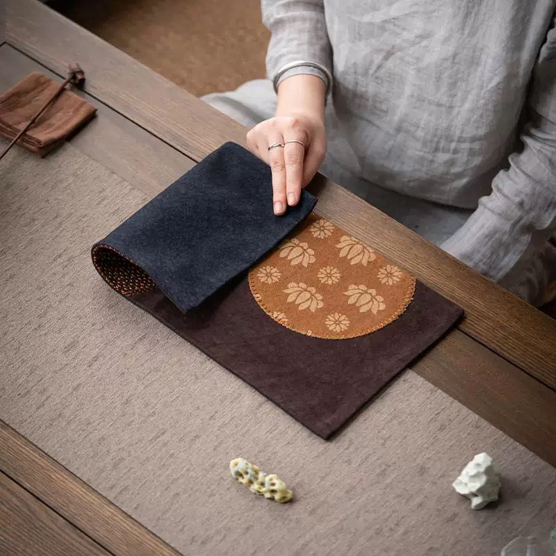 Vintage Canvas Lotus Tie-Dye Tea Mat – Dry Brewing Ceremony Tablecloth with Absorbent Pad (Gongfu Tea Accessory Set)