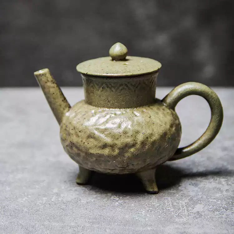 Handmade Wood-Fired Teapot – Tripod Retro Brewing Pot, Coarse Ash-Glazed Ceramic Kungfu Tea Set, Gilded Chinese-Style Small Teapot (Ideal for Pu-erh Tea)