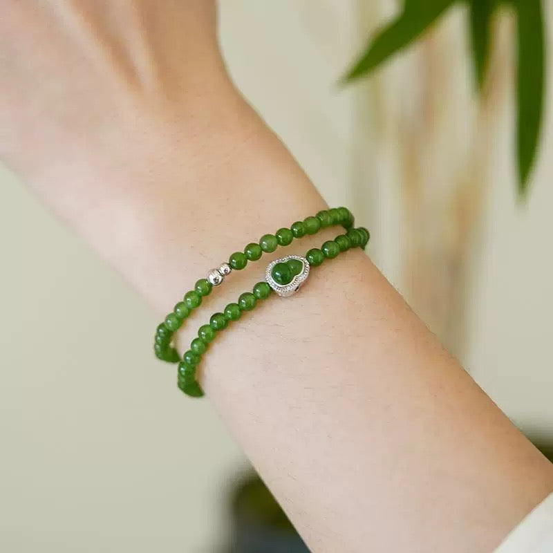 Serene Calabash Jade Bracelet
－ Natural Hetian Jade Beaded Bracelet (Fresh Apple Green, Neo-Chinese Elegance)