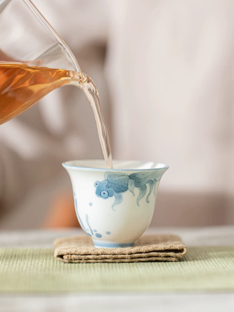 Premium Hand-Painted Underglaze Blue & White Gaiwan