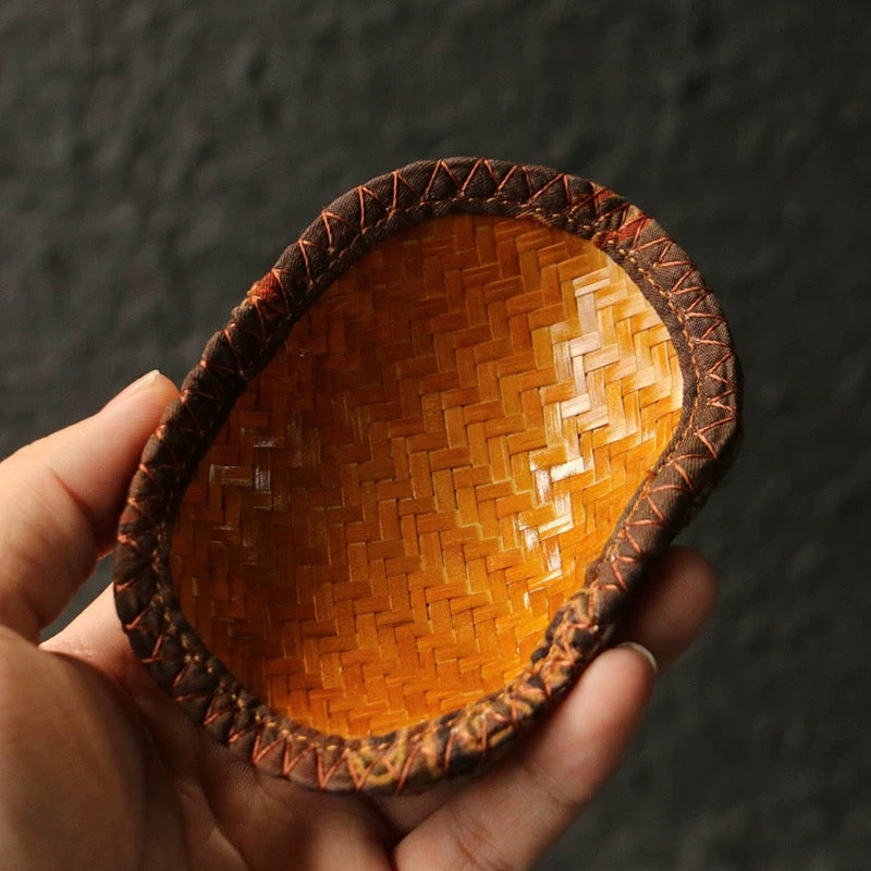 Artisan Bamboo Tea Scoop – Woven Interior with Tortoiseshell Pattern
