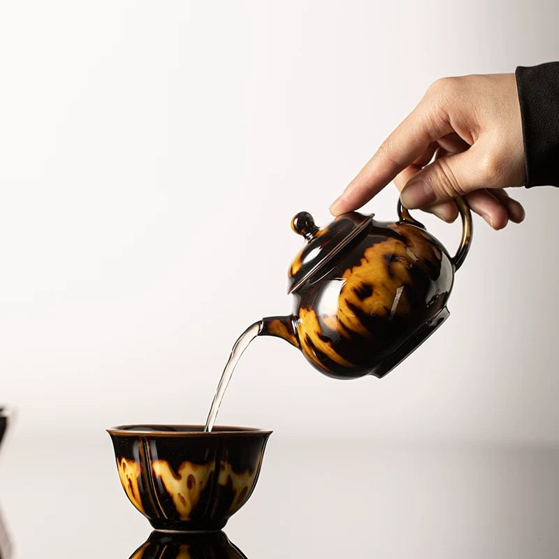 Premium Glazed Teapot – Vintage Tortoise-Shell Crystal Design (160ml Ceramic Gongfu Teaware)