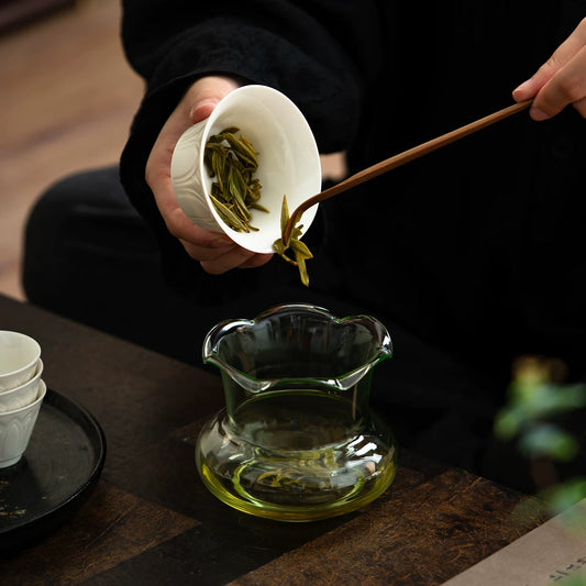 High Borosilicate Glass Fluted Waste Water Jar - Tea Ceremony Drain Bucket with Strainer for Tea Table, Gongfu Tea Waste Disposal