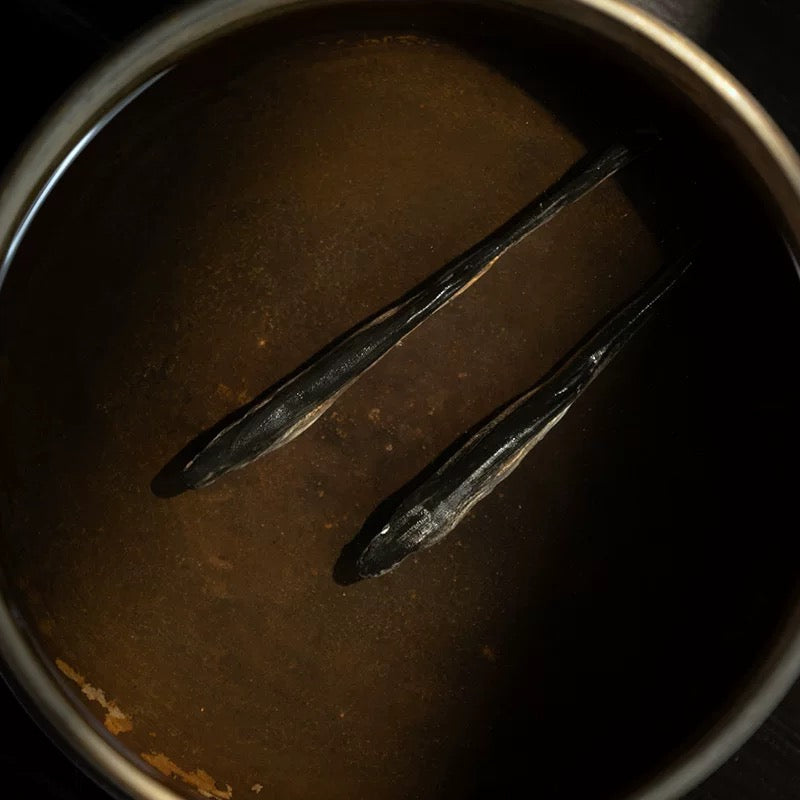 Yixing Original Clay 'Turning Luck' Tea Pet - Handcrafted Salted Fish Sculpture with Hand-Painted Details (Nourishable Tea Companion)